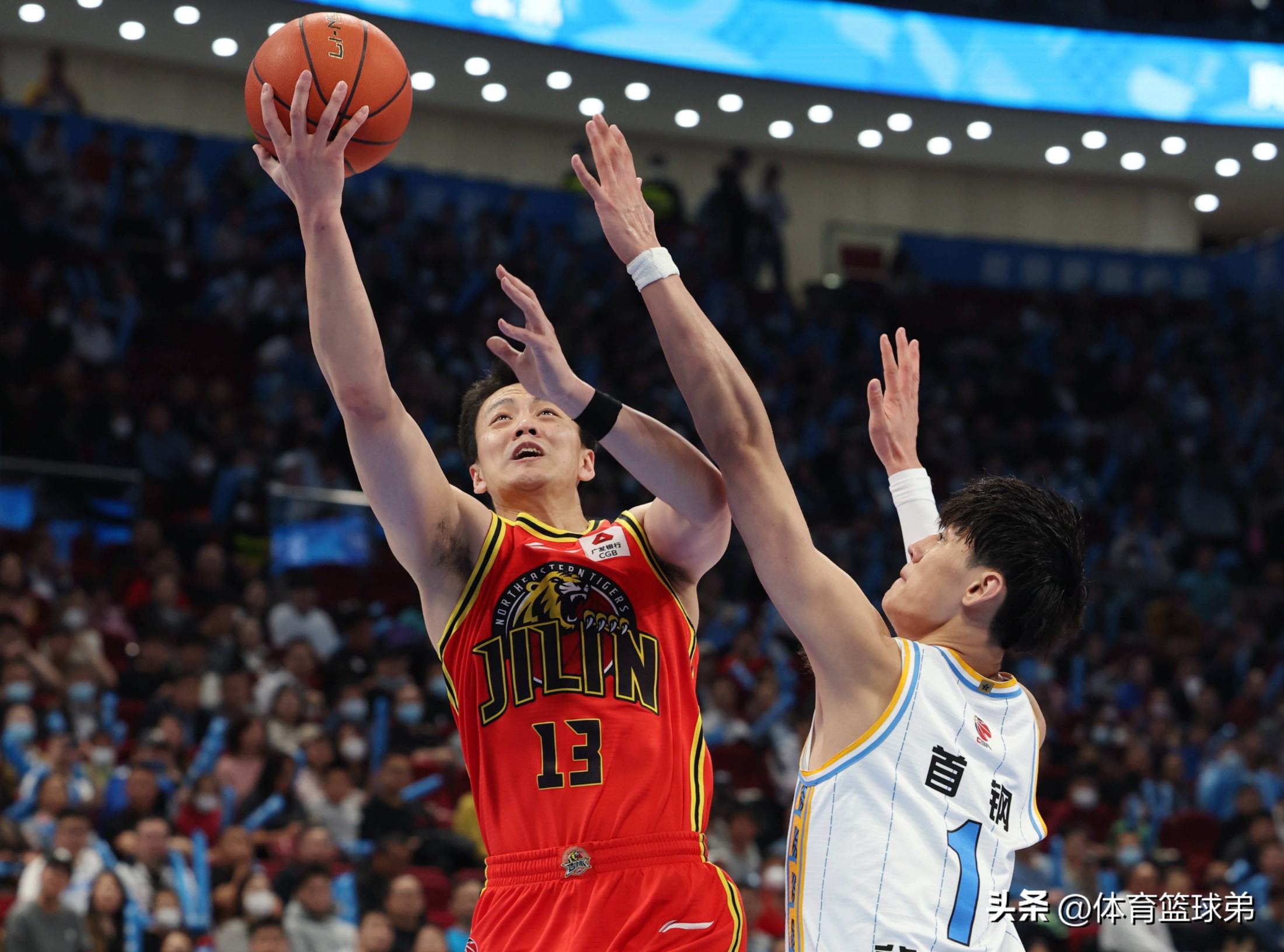 辽宁队主场赢下cba总决赛关键第二战-南宫app下载