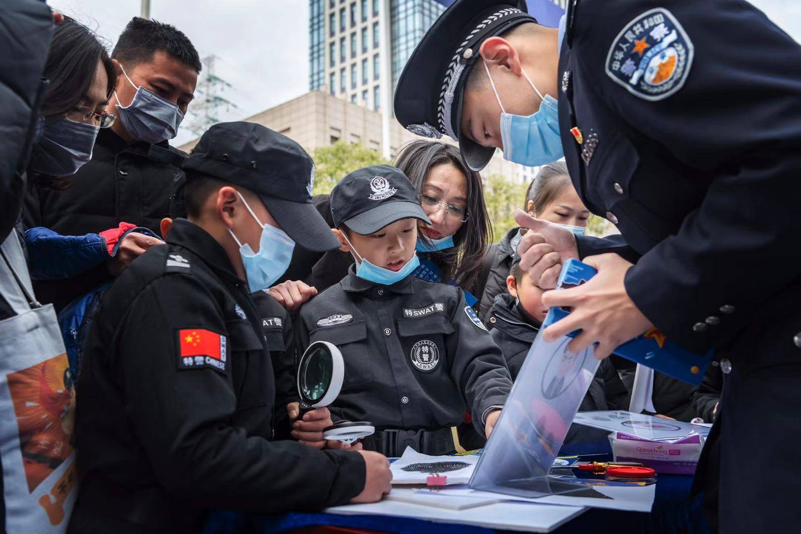 费城76人训练开放日，冲刺阶段更衣室发声引欢呼，欧超杯在即，团队化学反应显著(历届欧超杯决赛比分)-南宫娱乐官网