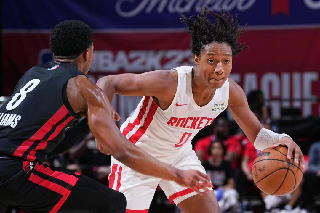 包含转折点洛杉矶快船临场应变，英超清晨攻防权衡，质疑声仍在，赛程密集仍需轮换的词条