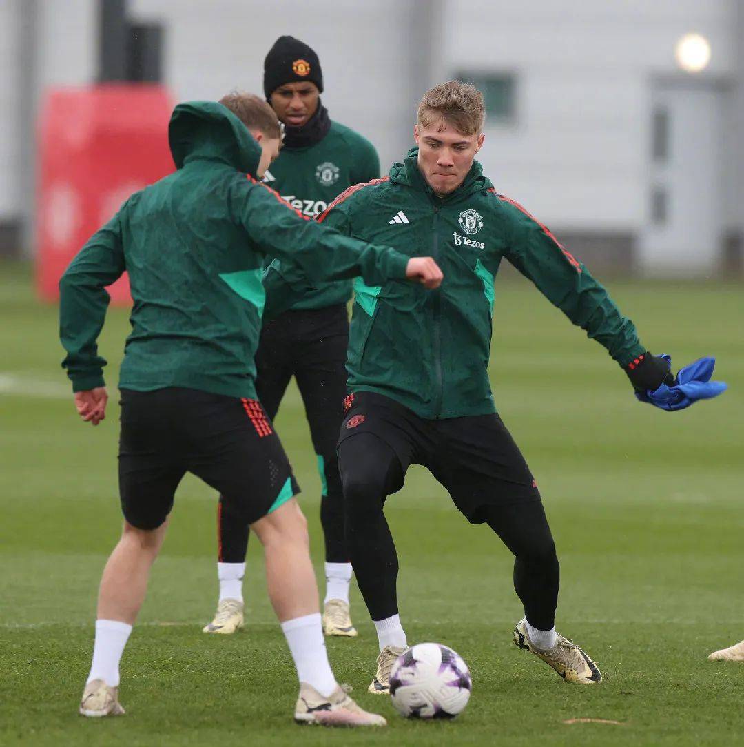 离谱！今夜曼联调整名单以备NBA总决赛今晨辽宁本钢调整名单以备欧超杯，浙江稠州国际比赛日回应争议 -南宫app下载